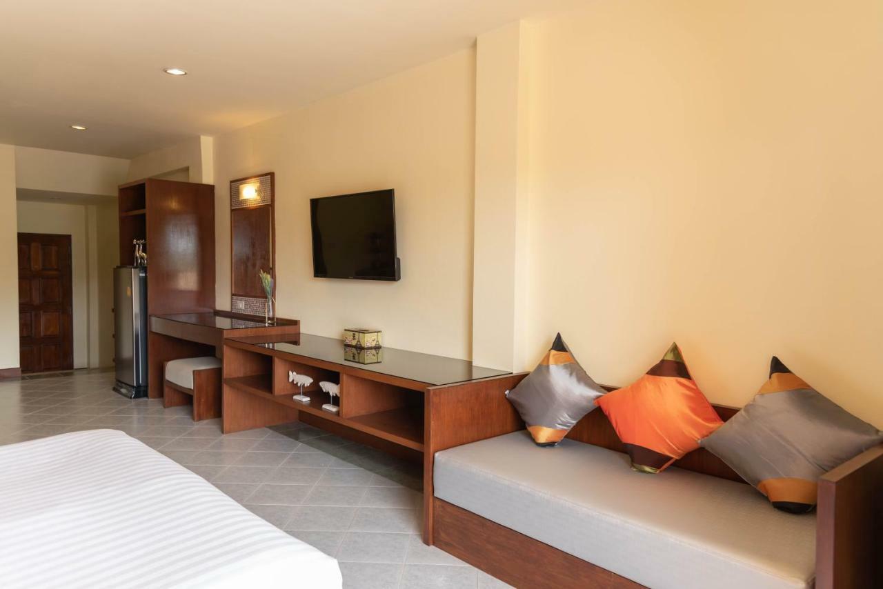 พาร์ค38 โฮเต็ล  Hotel Phuket ภายนอก รูปภาพ